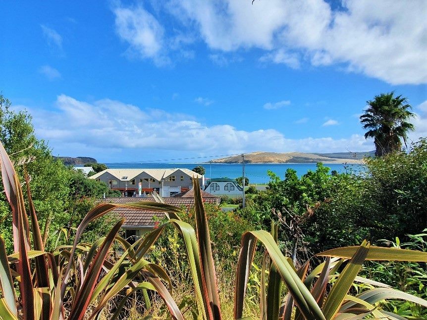 Omapere Beach House in a great location