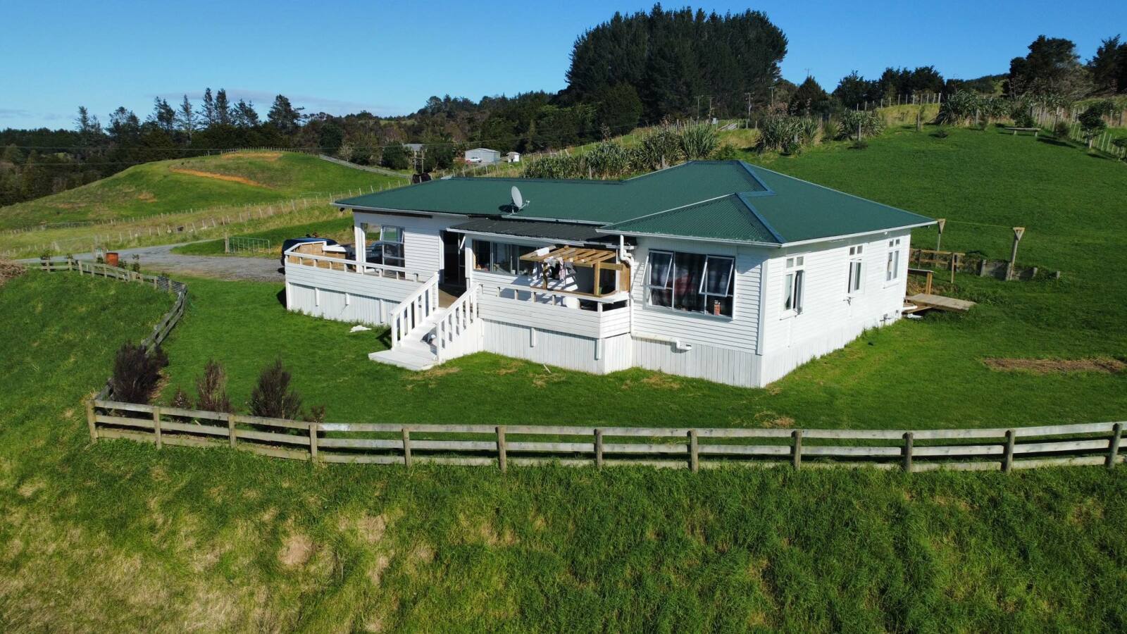 GRAB A BARGAIN - Lifestyle Block on Outskirts