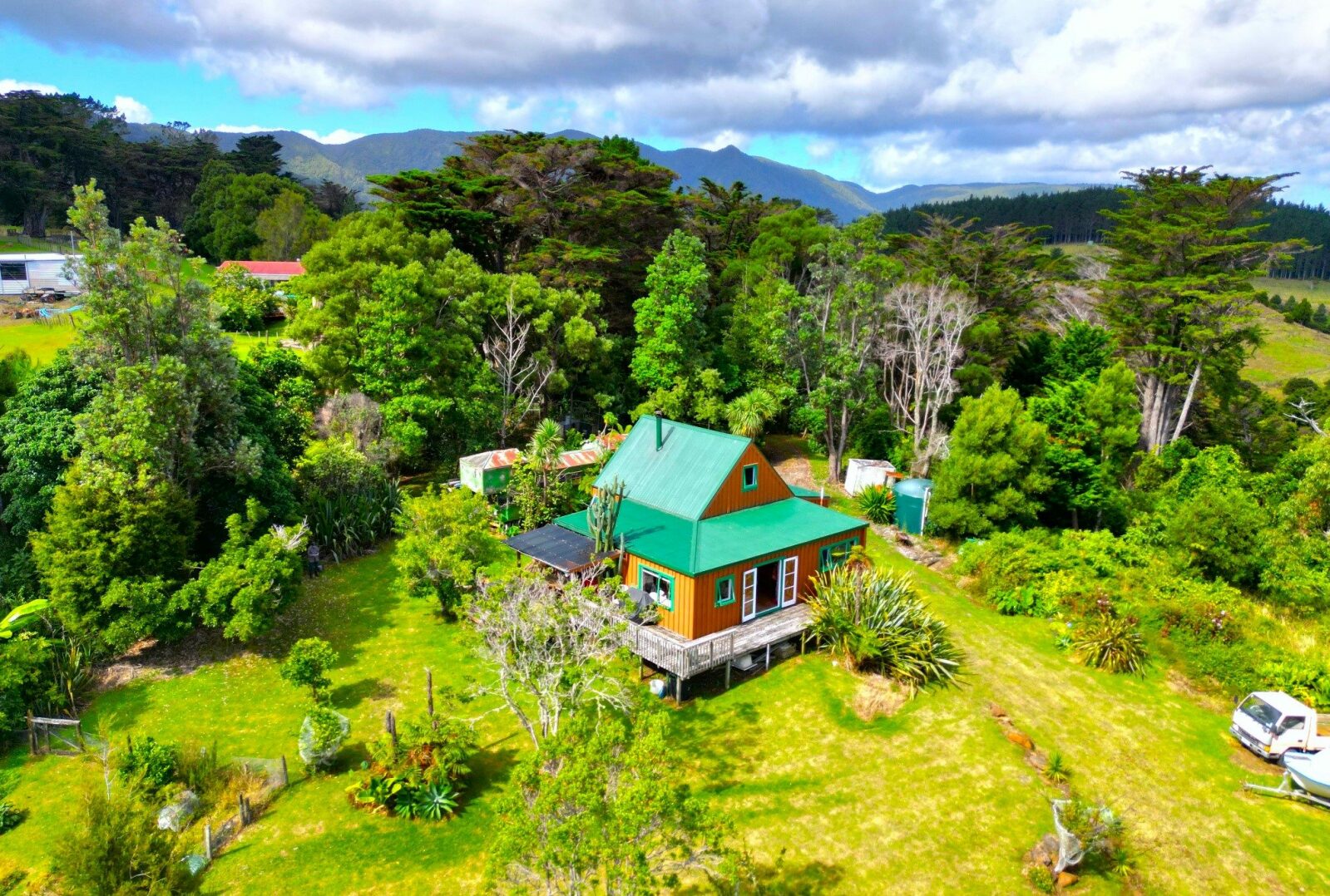 Rural Lifestyle With West Coast Ocean Views