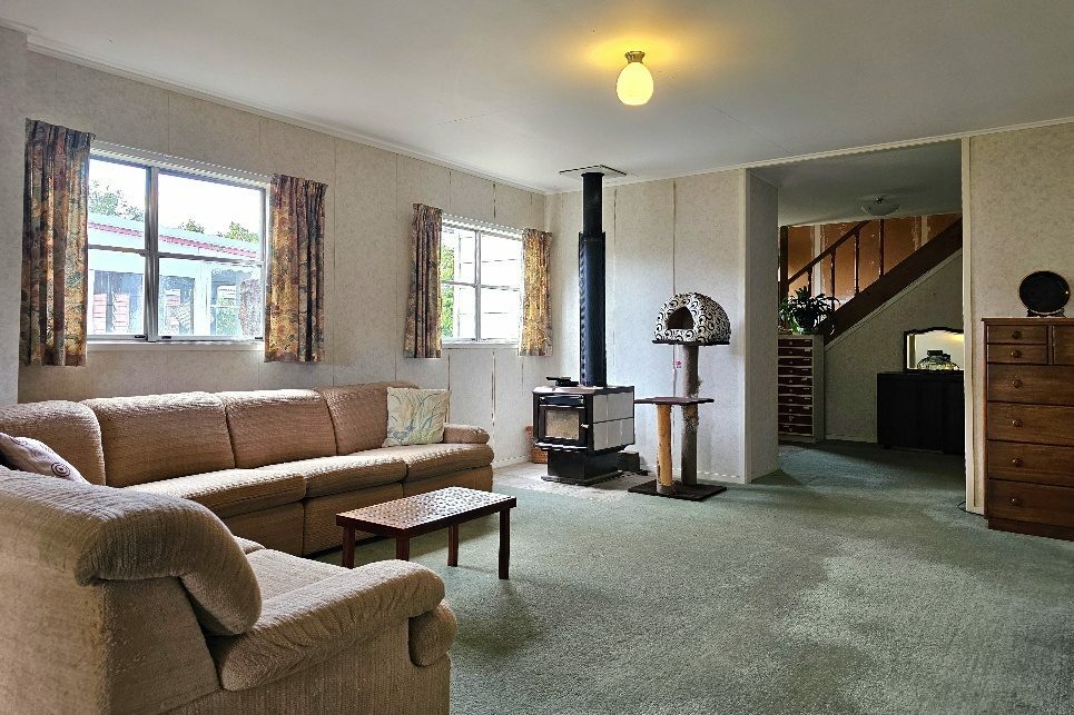 Lifestyle Oasis With Income Potential!