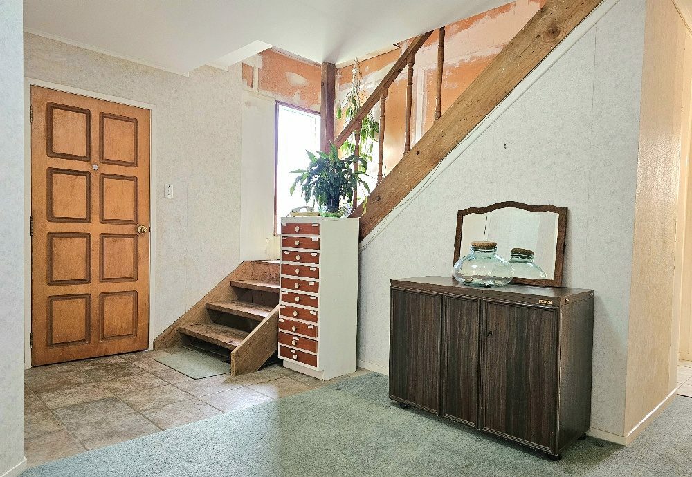 Lifestyle Oasis With Income Potential!