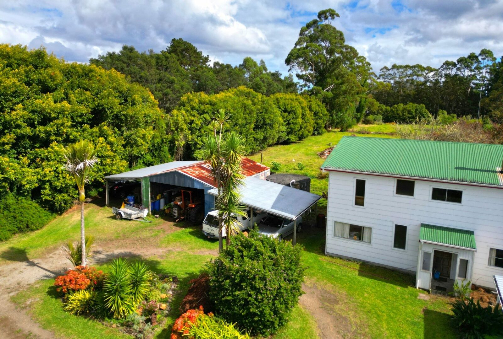 Lifestyle Oasis With Income Potential!