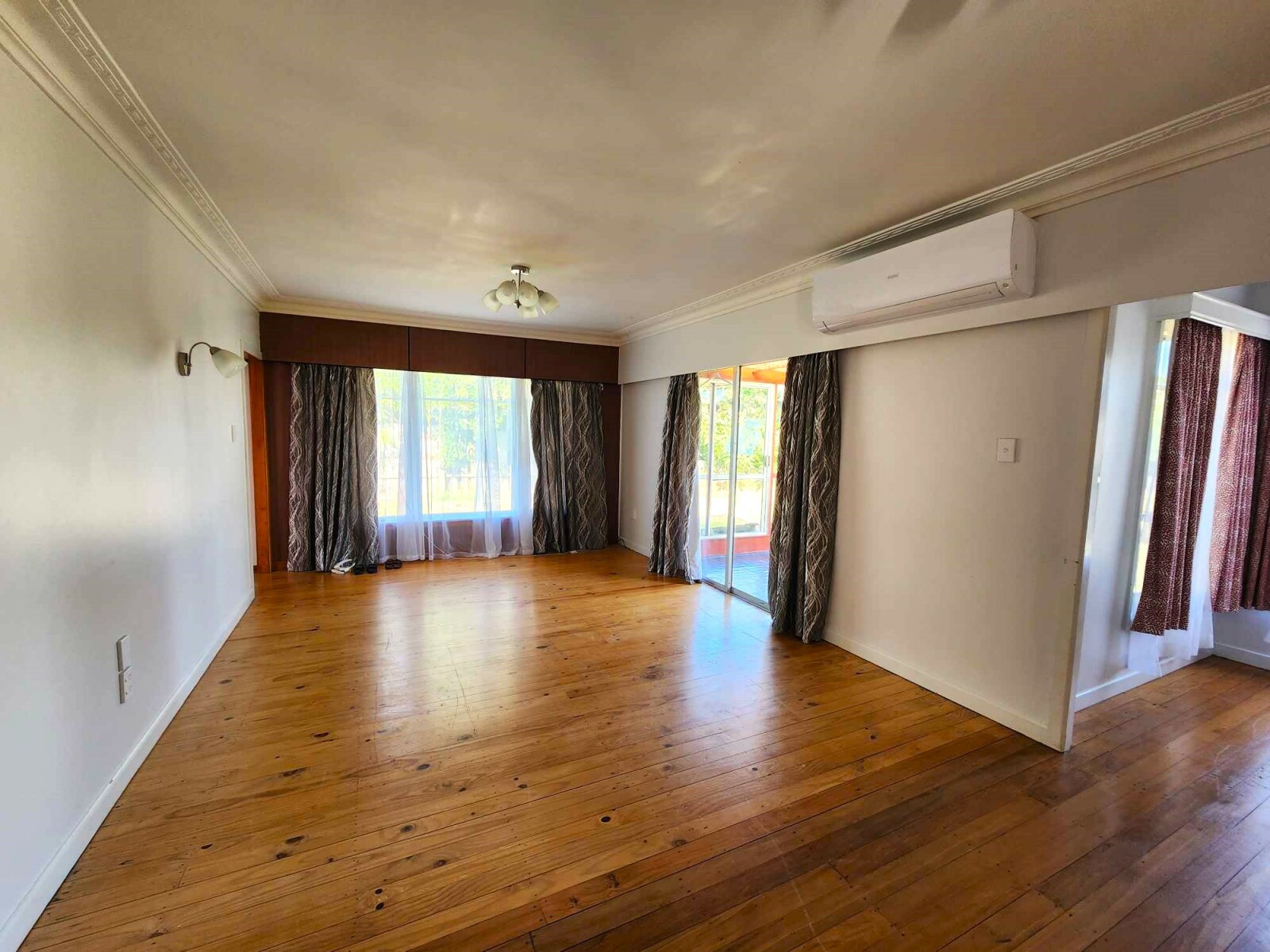 Rental Goldmine, Large Section, Prime Location!
