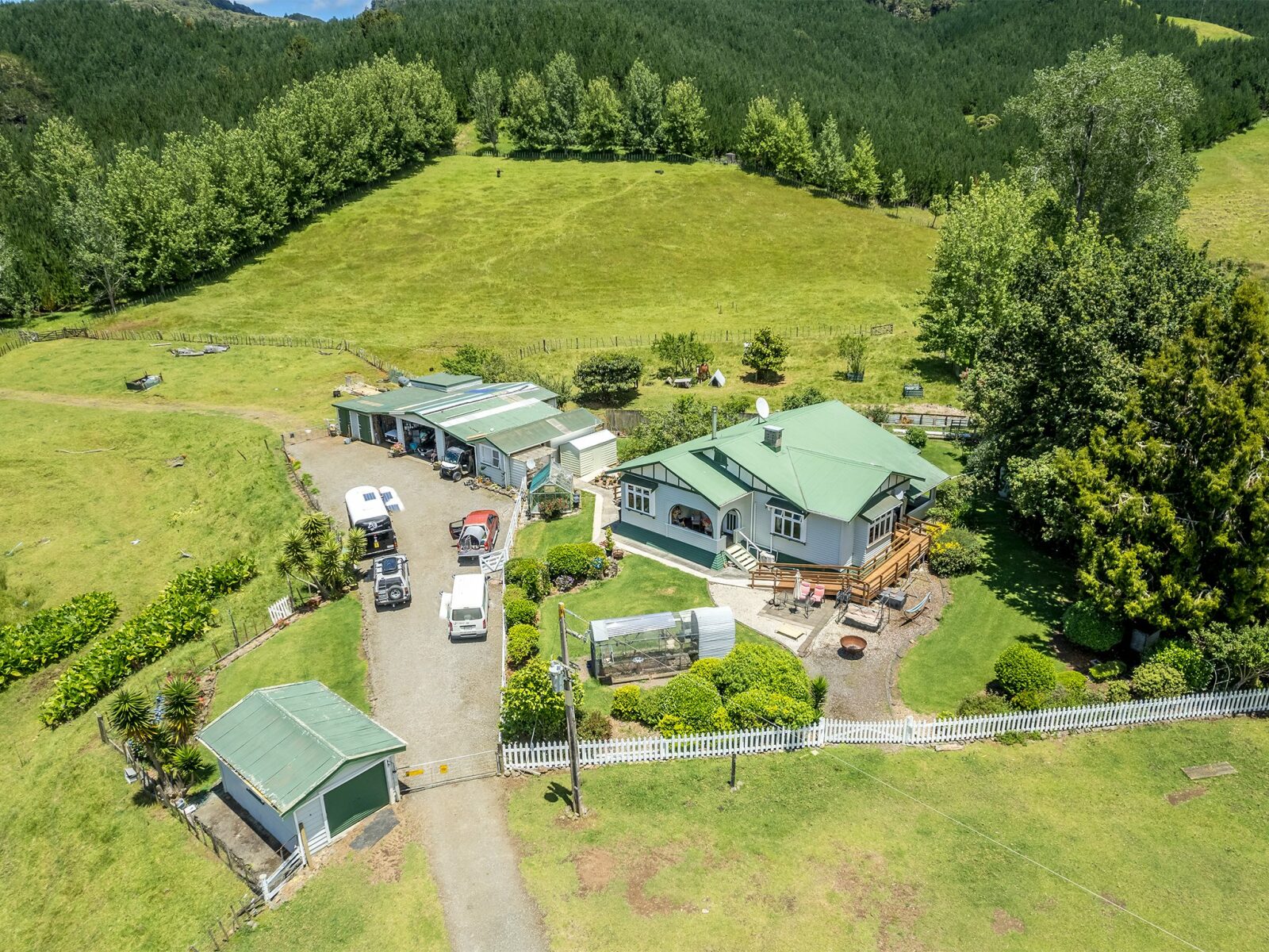 Horse/Cattle Breeding Stud, Home & Infrastructure
