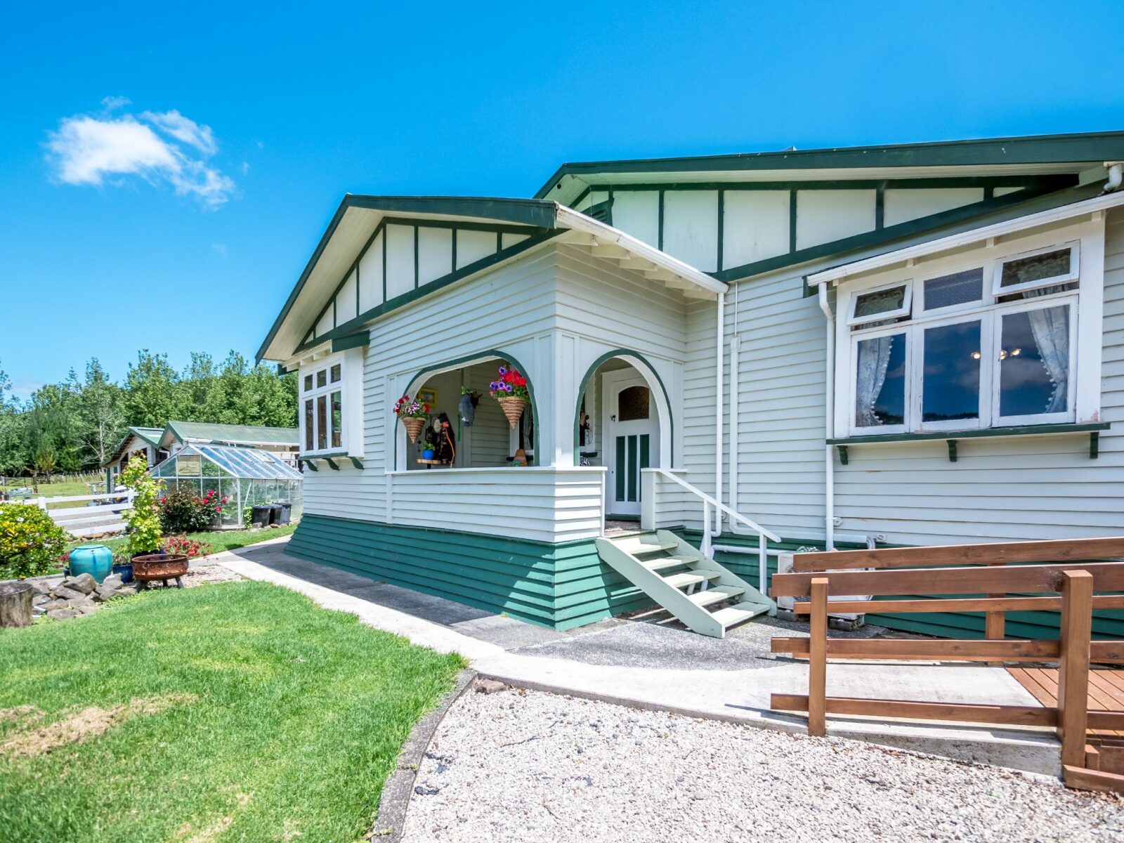 Horse/Cattle Breeding Stud, Home & Infrastructure