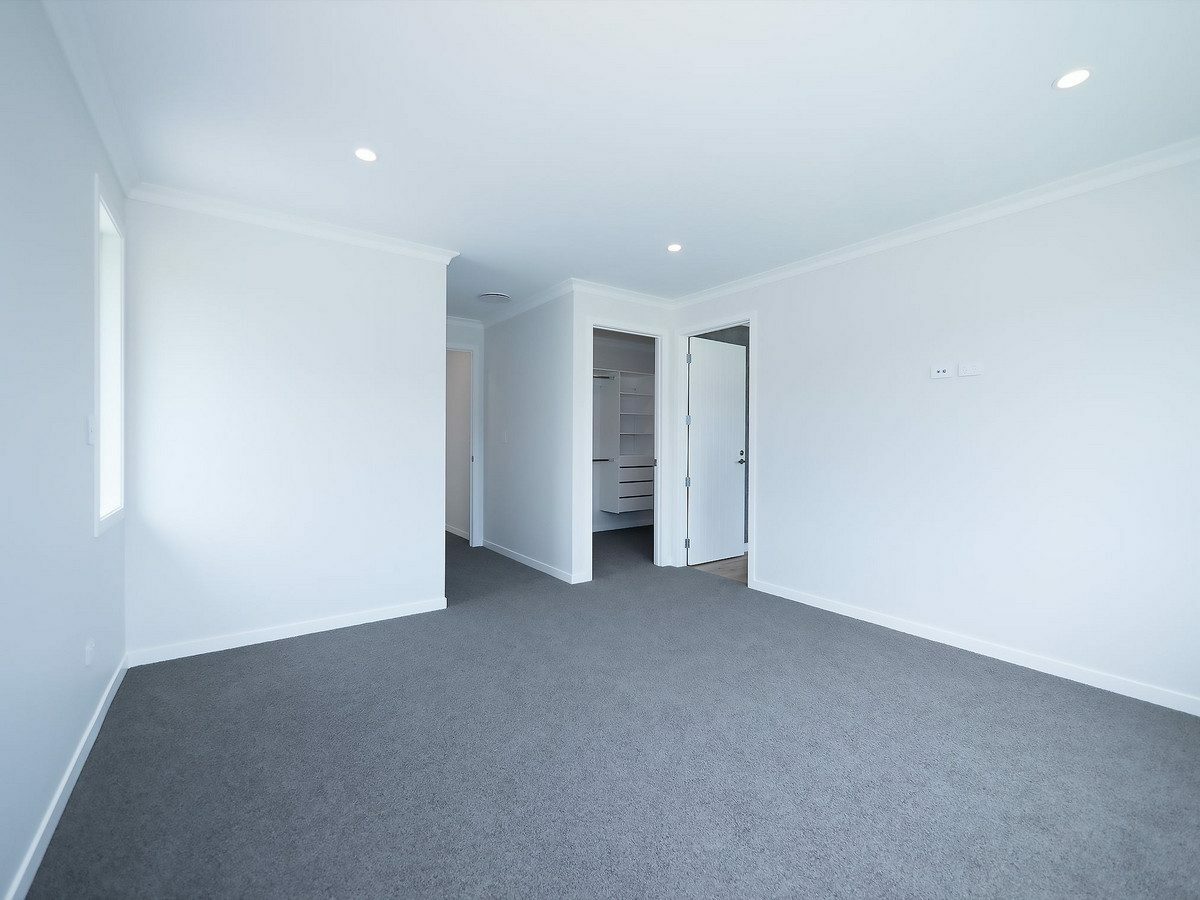 Stylish and Luxurious New Family Retreat Awaits!