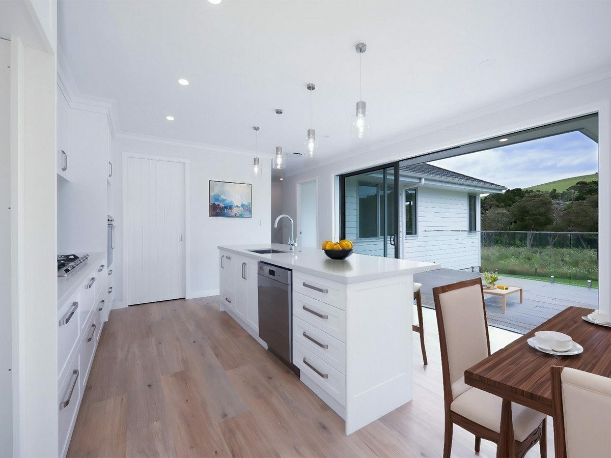 Stylish and Luxurious New Family Retreat Awaits!
