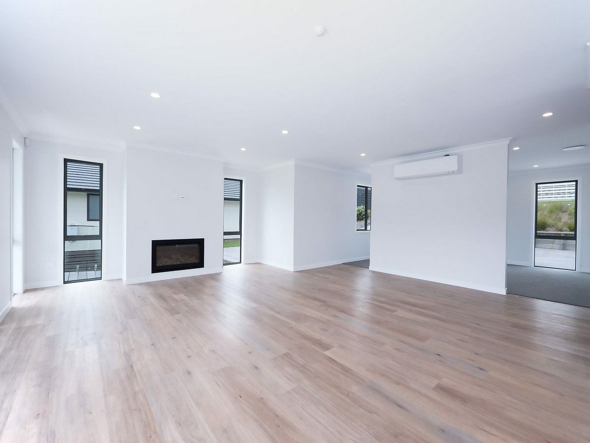 Stylish and Luxurious New Family Retreat Awaits!