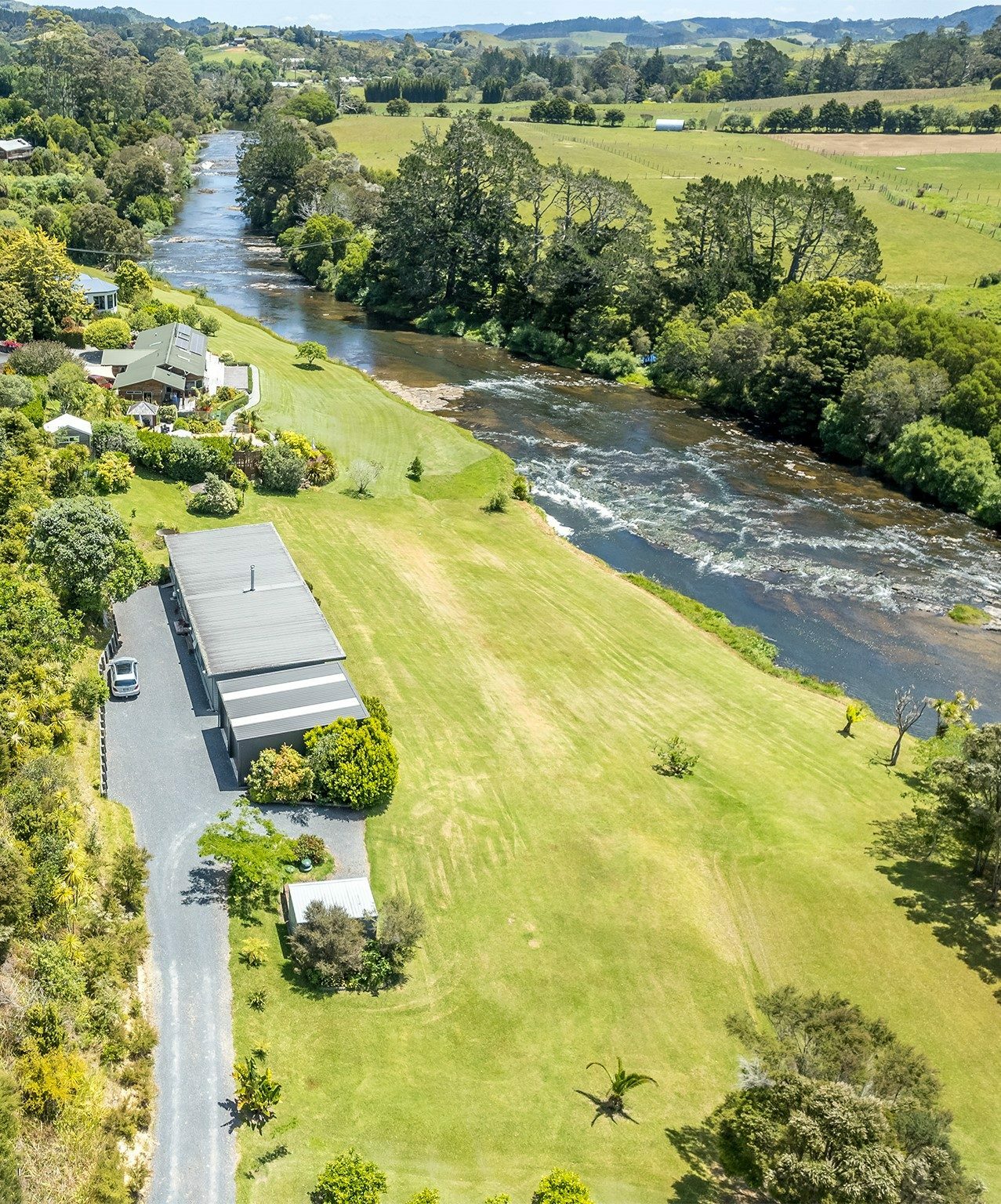 Unique, Private Enchanting River Retreat