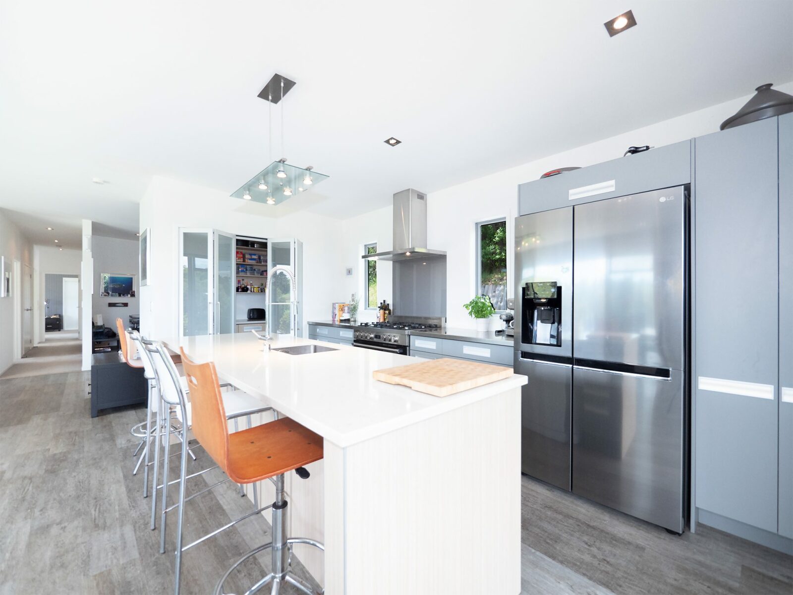 Unique, Private Enchanting River Retreat