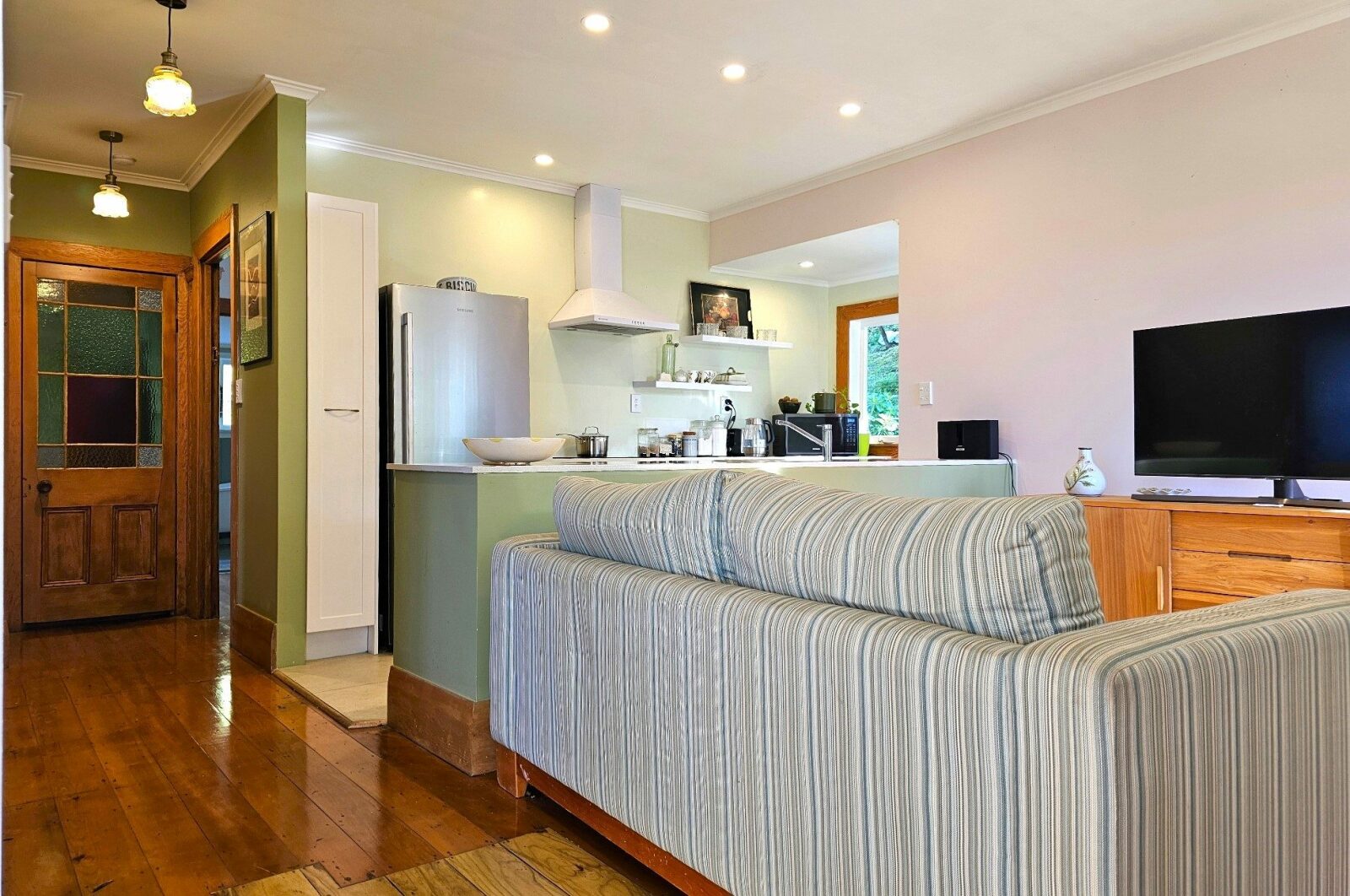 Refurbished 1930s Villa in Central Rawene