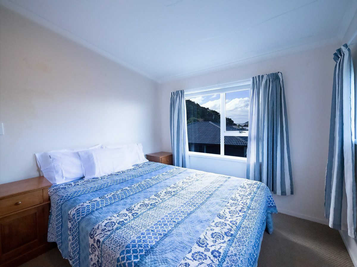 Location, Water views and All-Day Sun!