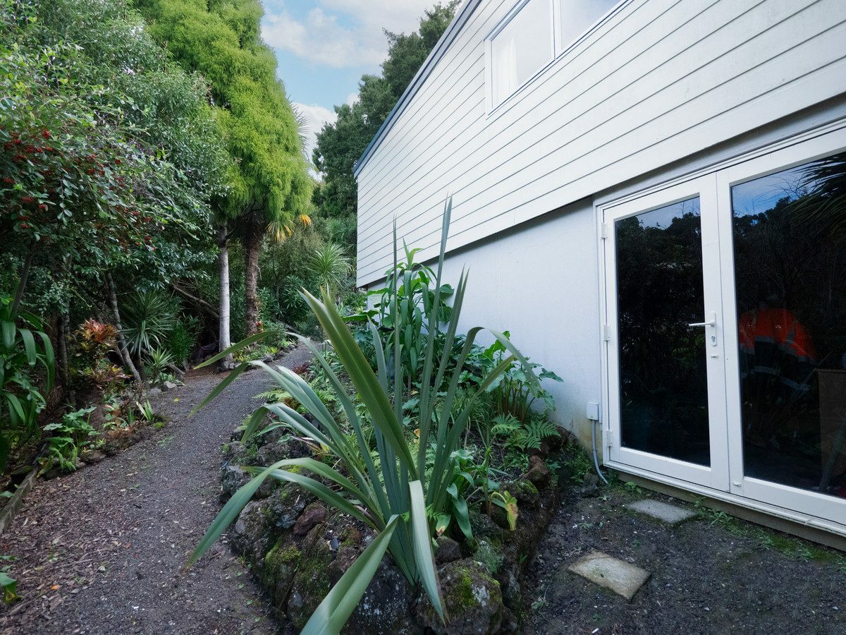 Location, Water views and All-Day Sun!