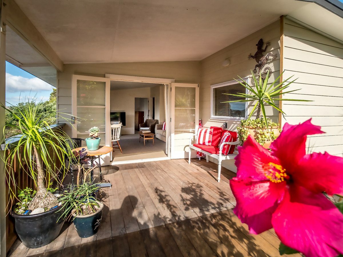 Location, Water views and All-Day Sun!