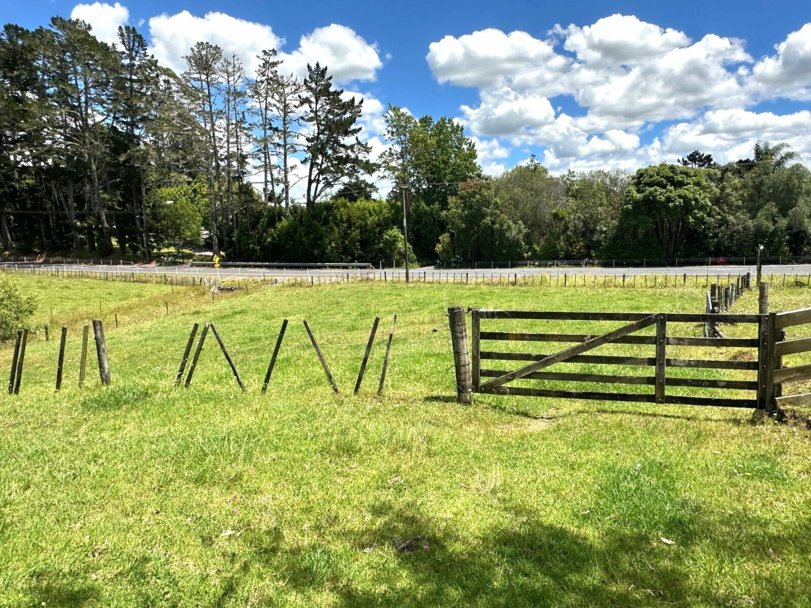 A Charming, Character filled 3.9 ha - (9.8 acres)