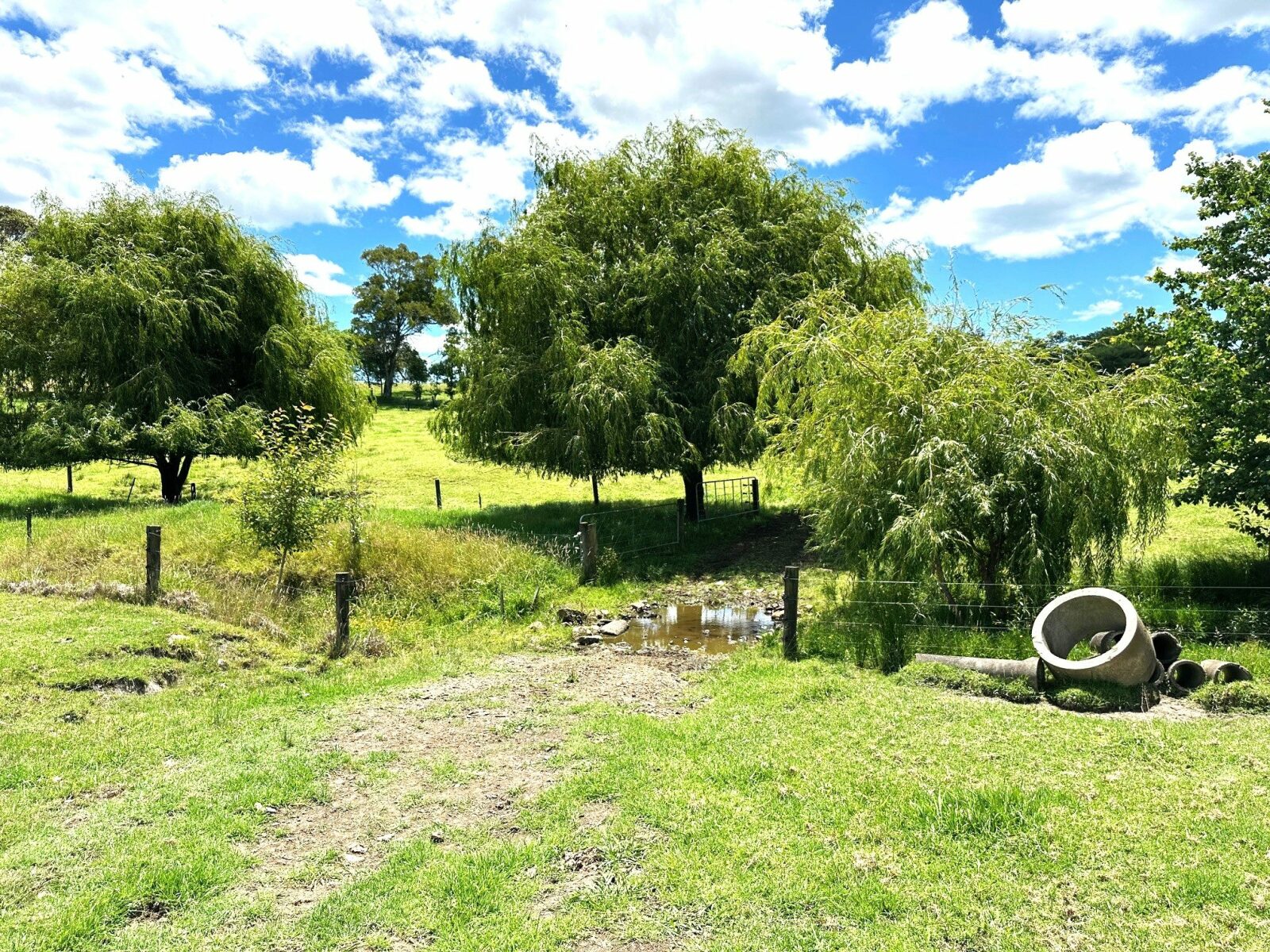 A Charming, Character filled 3.9 ha - (9.8 acres)
