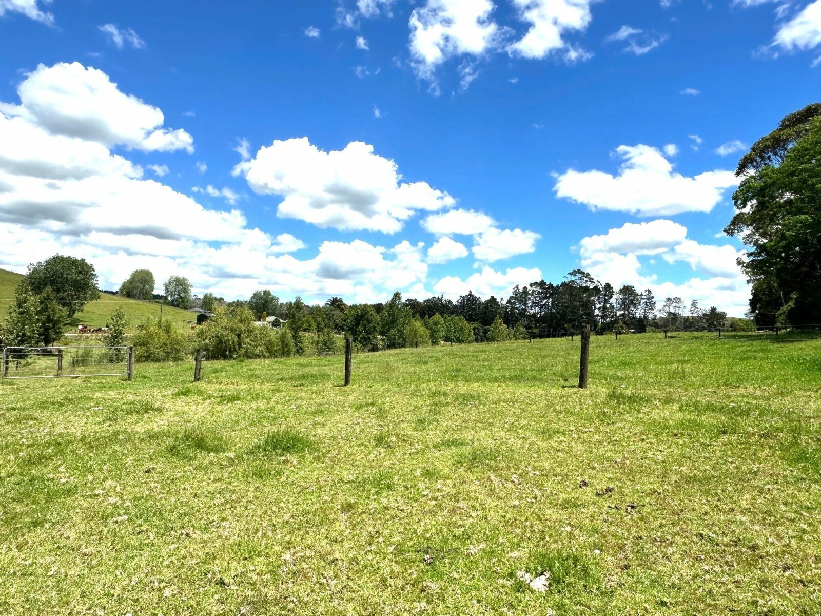 A Charming, Character filled 3.9 ha - (9.8 acres)