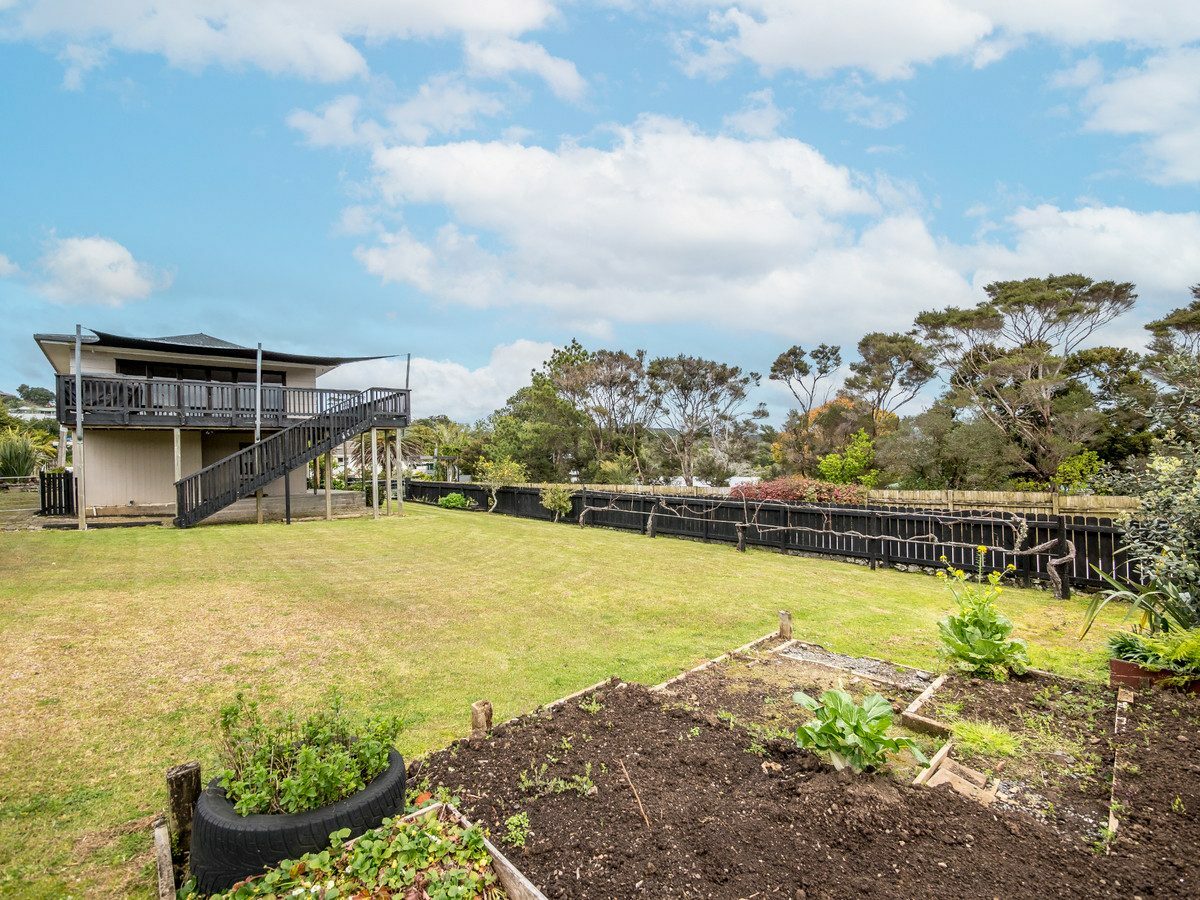 Sunlit Family Sanctuary in the Heart of Haruru