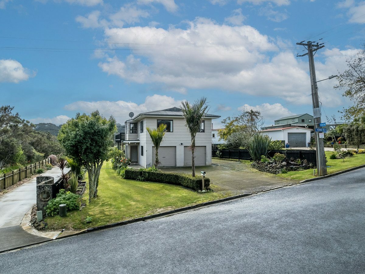 Sunlit Family Sanctuary in the Heart of Haruru