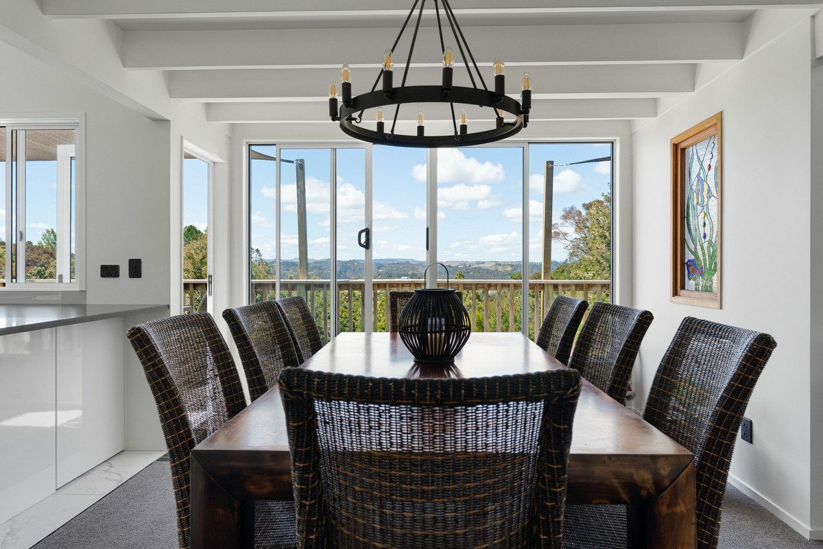 Luxurious Coastal Hideaway – Modern Elegance, Privacy and Sun in Opua