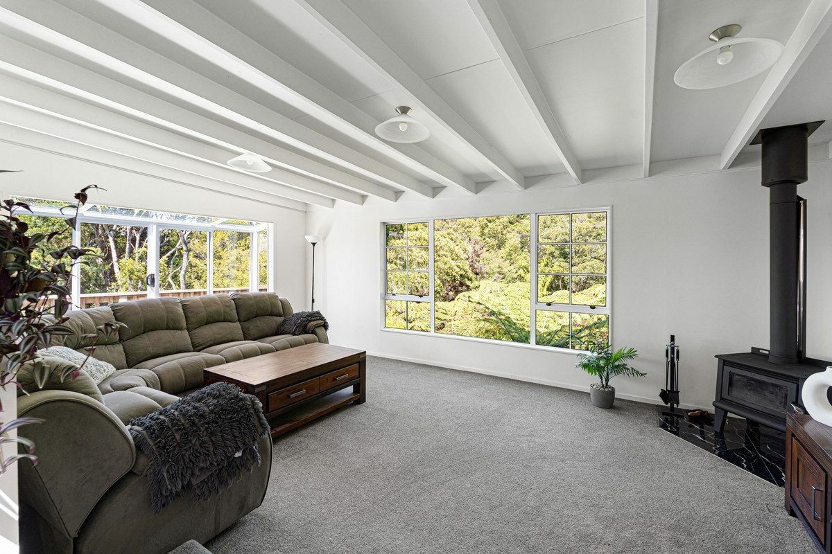 Luxurious Coastal Hideaway – Modern Elegance, Privacy and Sun in Opua