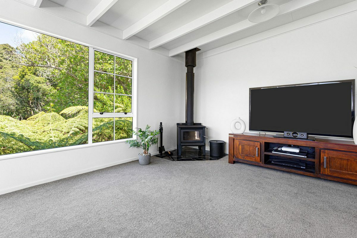 Luxurious Coastal Hideaway – Modern Elegance, Privacy and Sun in Opua