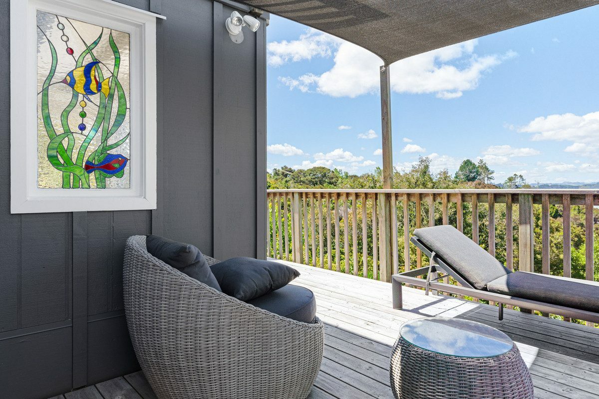Luxurious Coastal Hideaway – Modern Elegance, Privacy and Sun in Opua