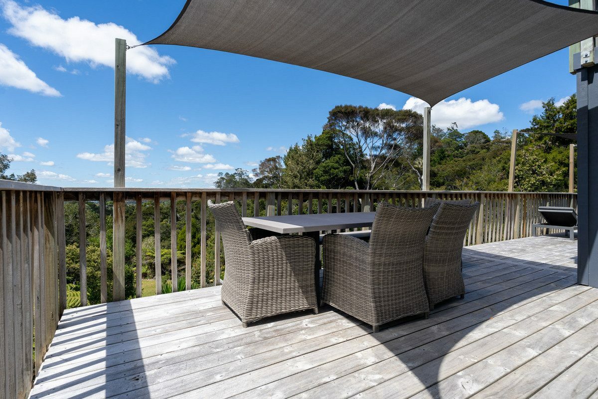 Luxurious Coastal Hideaway – Modern Elegance, Privacy and Sun in Opua