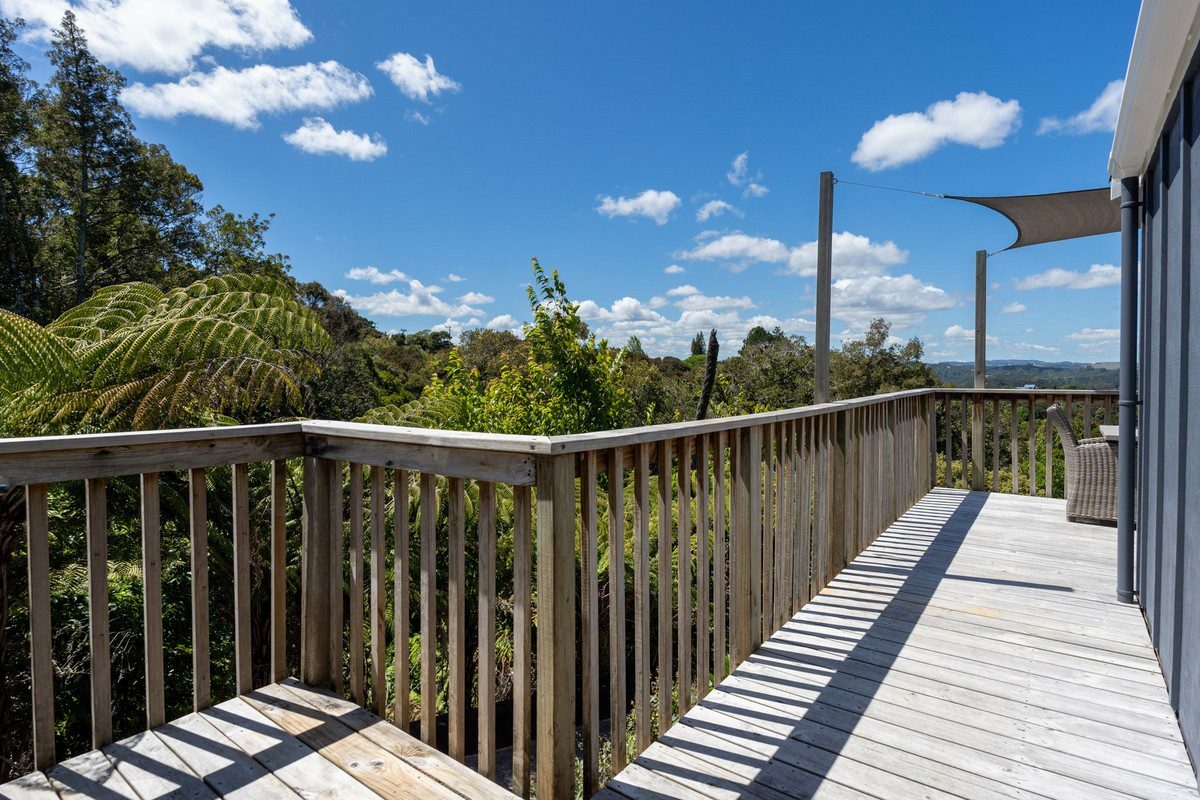 Luxurious Coastal Hideaway – Modern Elegance, Privacy and Sun in Opua
