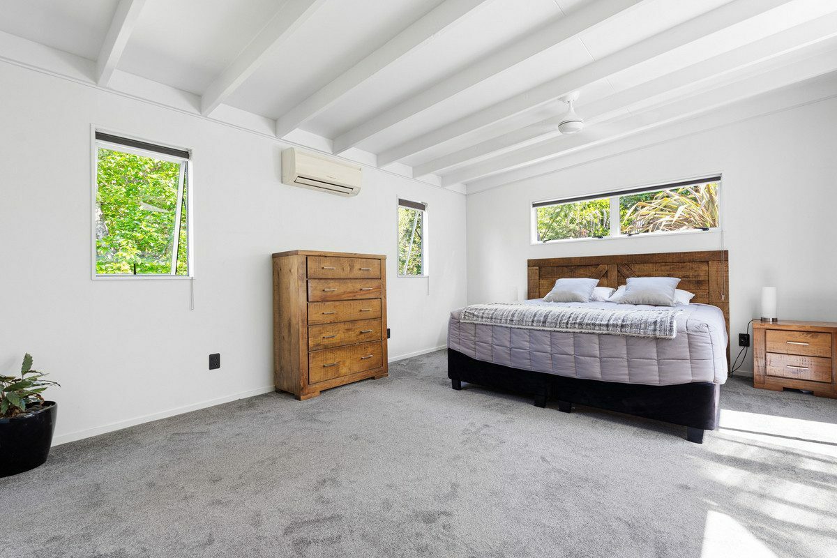 Luxurious Coastal Hideaway – Modern Elegance, Privacy and Sun in Opua