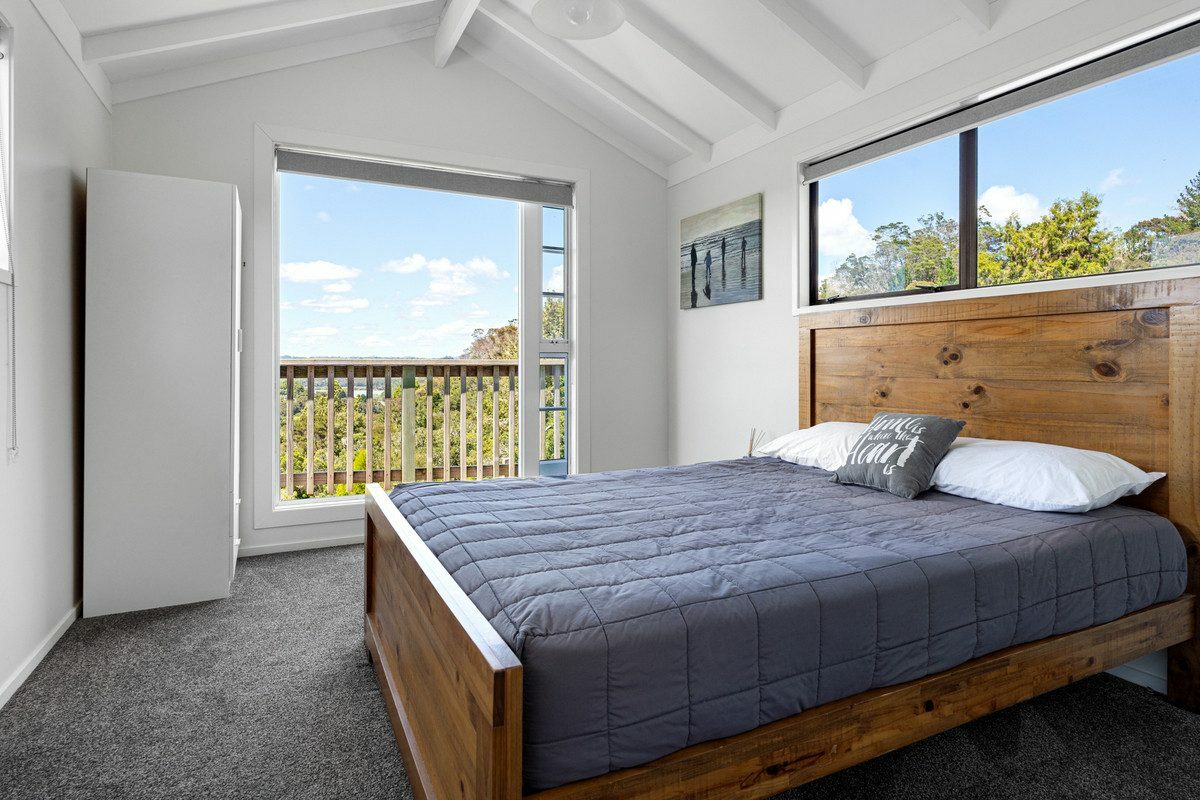 Luxurious Coastal Hideaway – Modern Elegance, Privacy and Sun in Opua