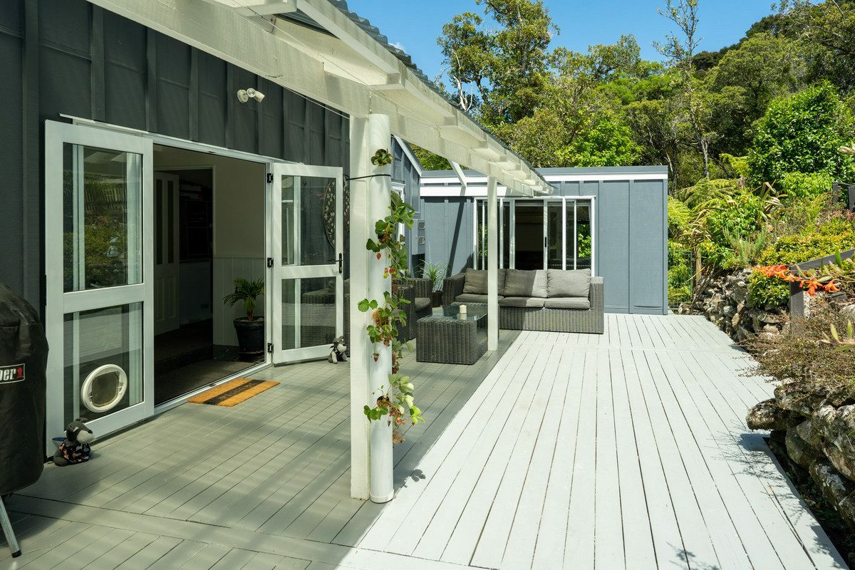 Luxurious Coastal Hideaway – Modern Elegance, Privacy and Sun in Opua