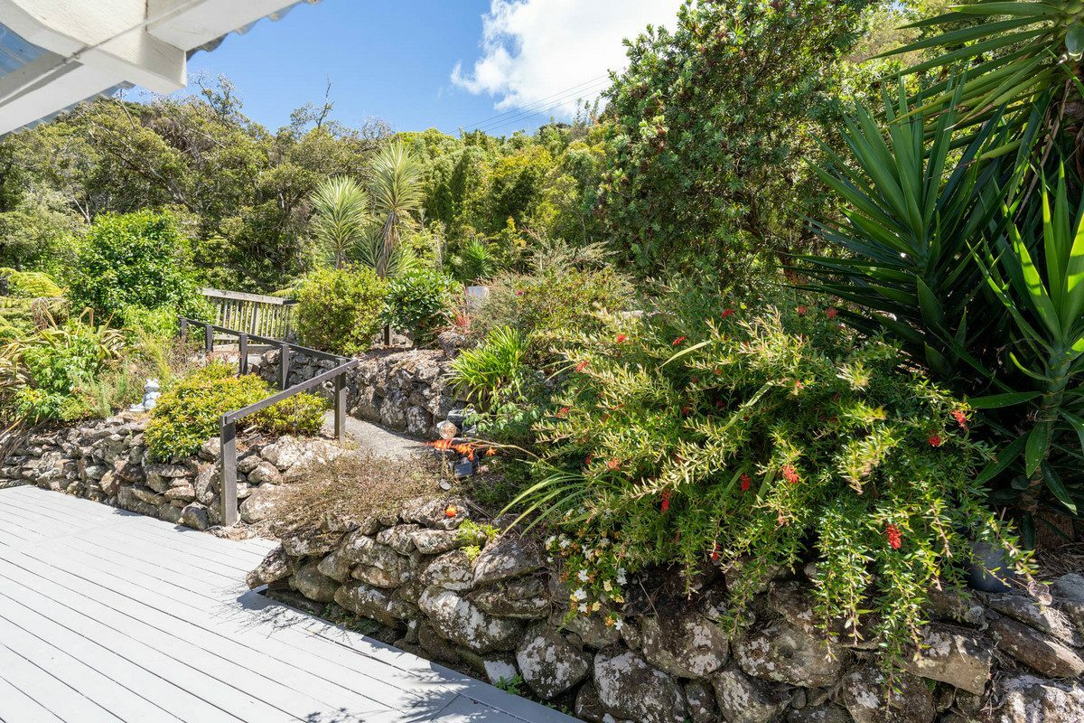 Luxurious Coastal Hideaway – Modern Elegance, Privacy and Sun in Opua