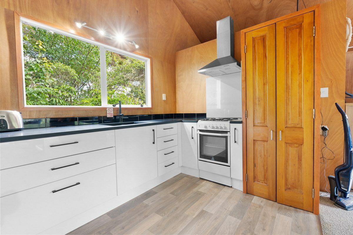 Luxurious Coastal Hideaway – Modern Elegance, Privacy and Sun in Opua