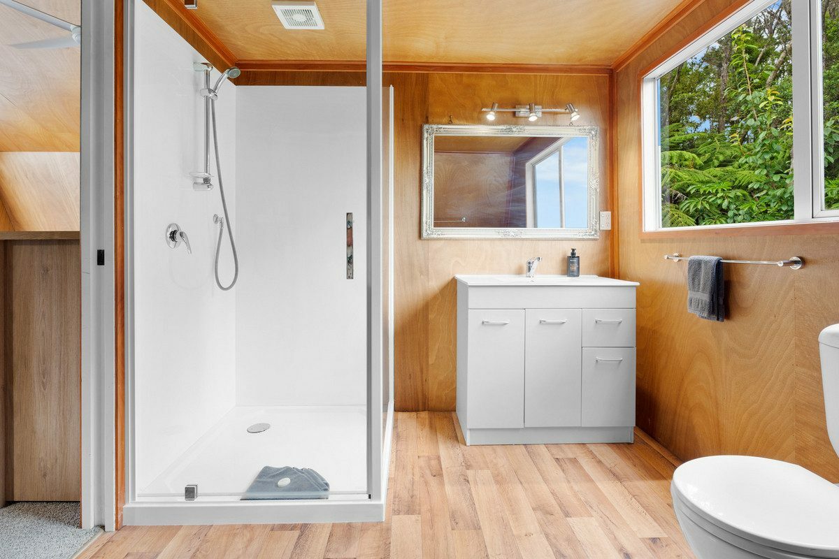 Luxurious Coastal Hideaway – Modern Elegance, Privacy and Sun in Opua