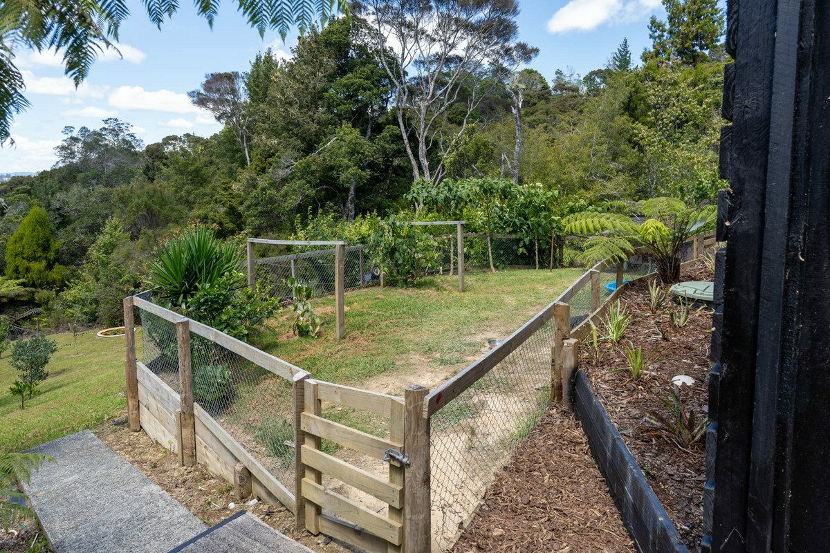 Luxurious Coastal Hideaway – Modern Elegance, Privacy and Sun in Opua