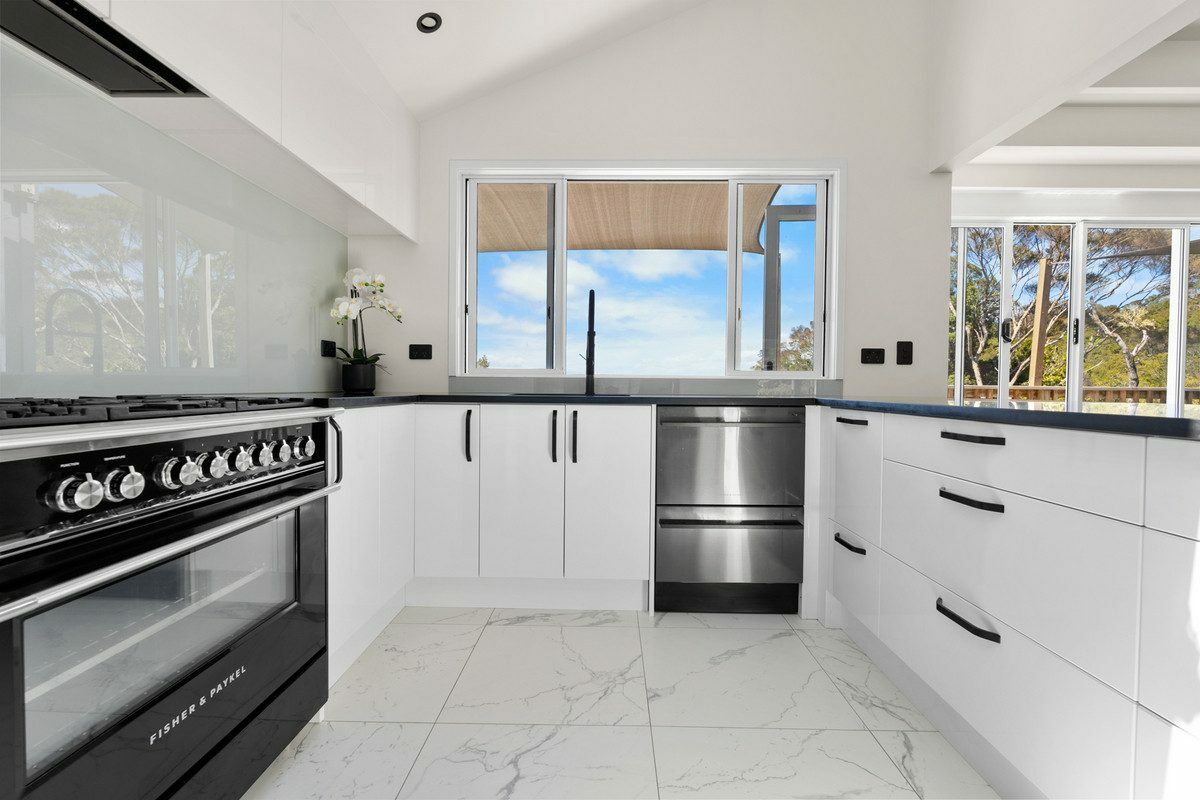 Luxurious Coastal Hideaway – Modern Elegance, Privacy and Sun in Opua