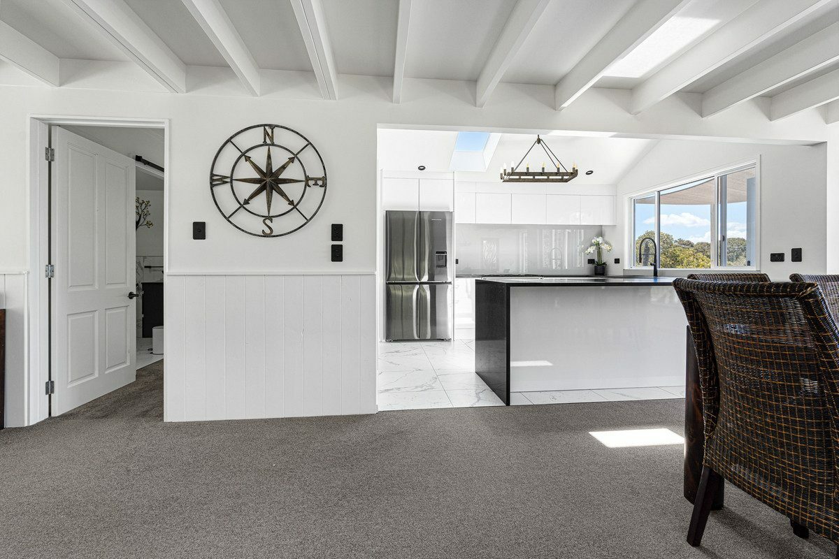 Luxurious Coastal Hideaway – Modern Elegance, Privacy and Sun in Opua