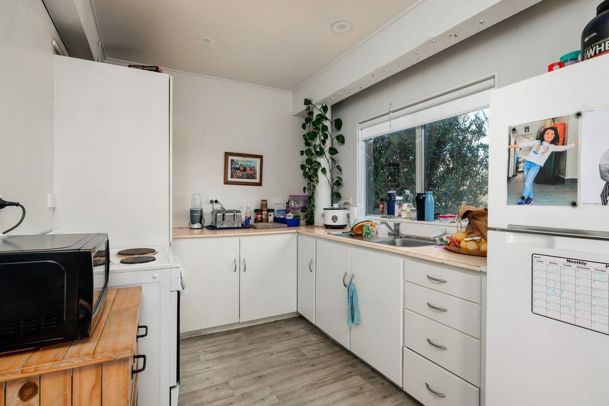 Versatile Coastal Living with Income in Beautiful Paihia