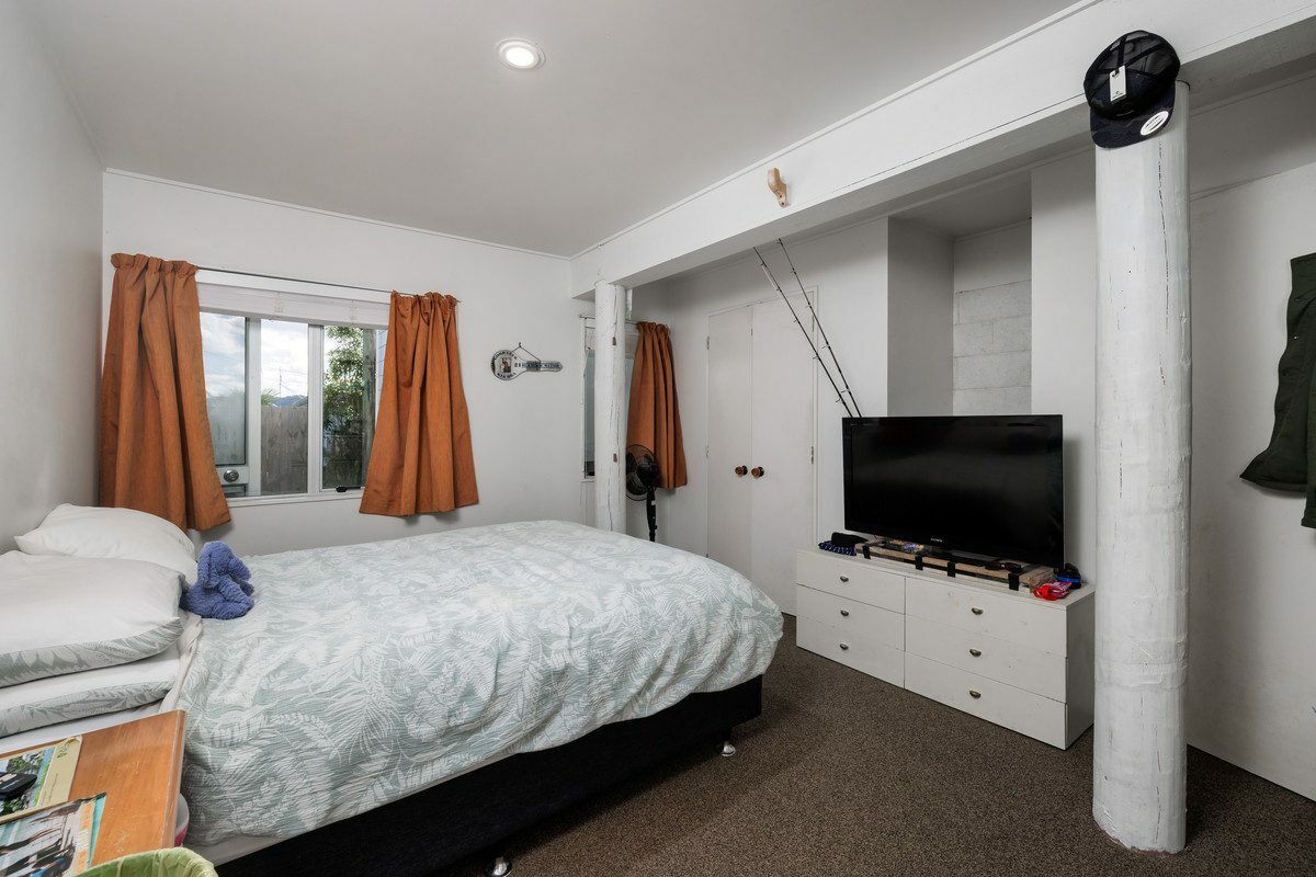 Versatile Coastal Living with Income in Beautiful Paihia