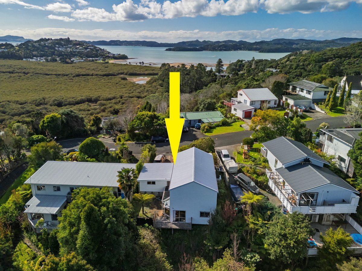 Versatile Coastal Living with Income in Beautiful Paihia