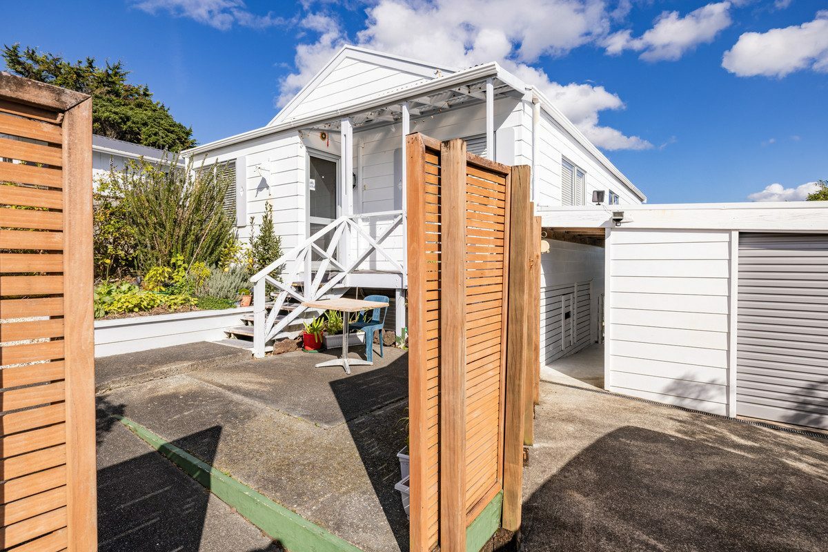 Versatile Coastal Living with Income in Beautiful Paihia