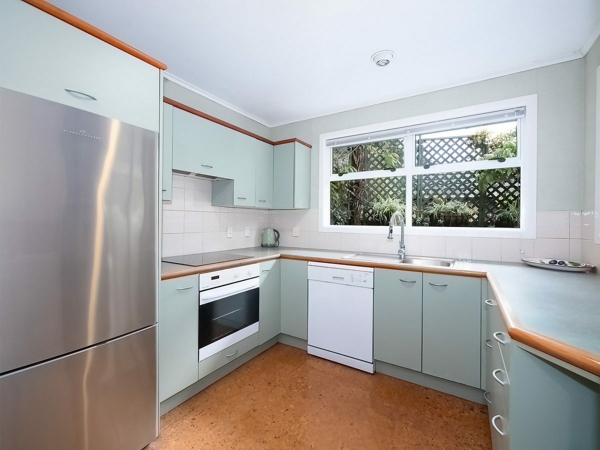 Private Paihia Gem – Walk to the Beach!