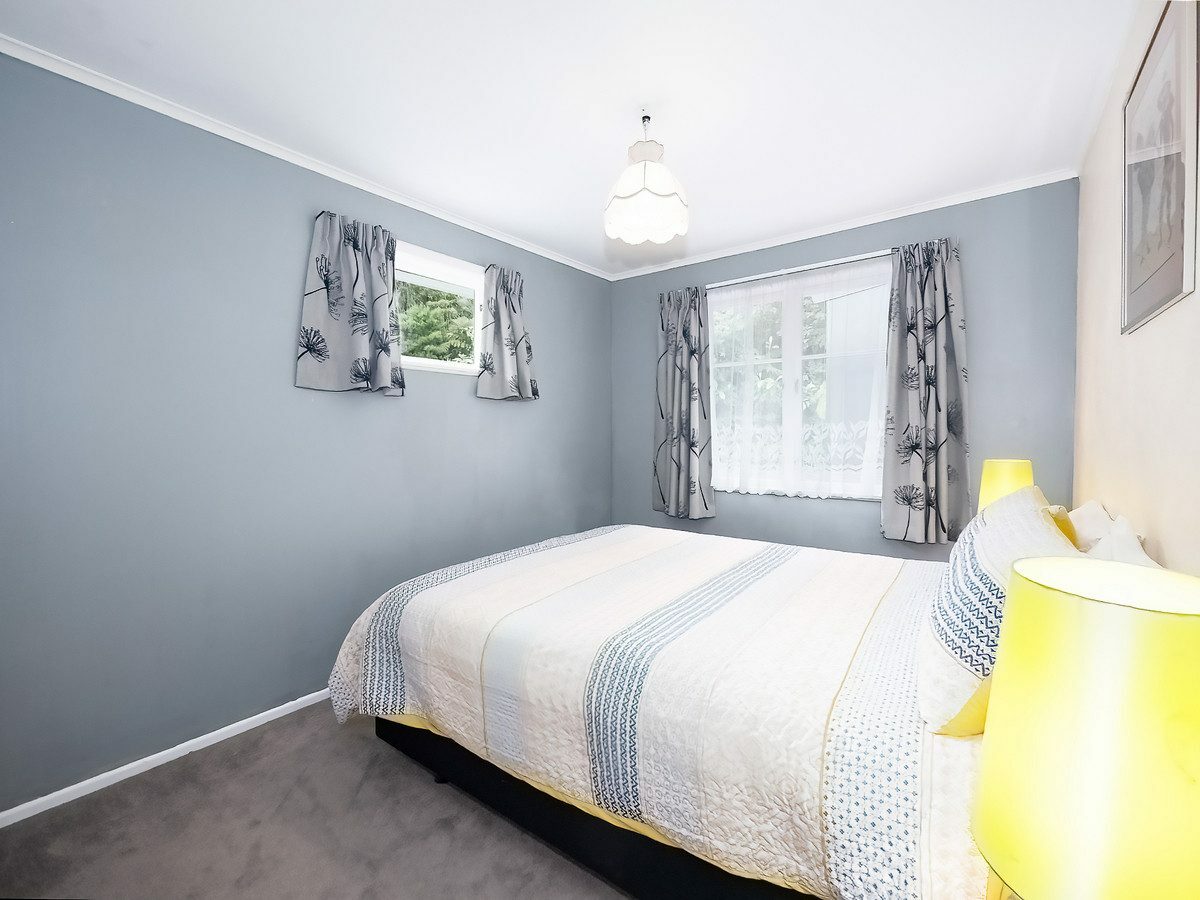 Private Paihia Gem – Walk to the Beach!