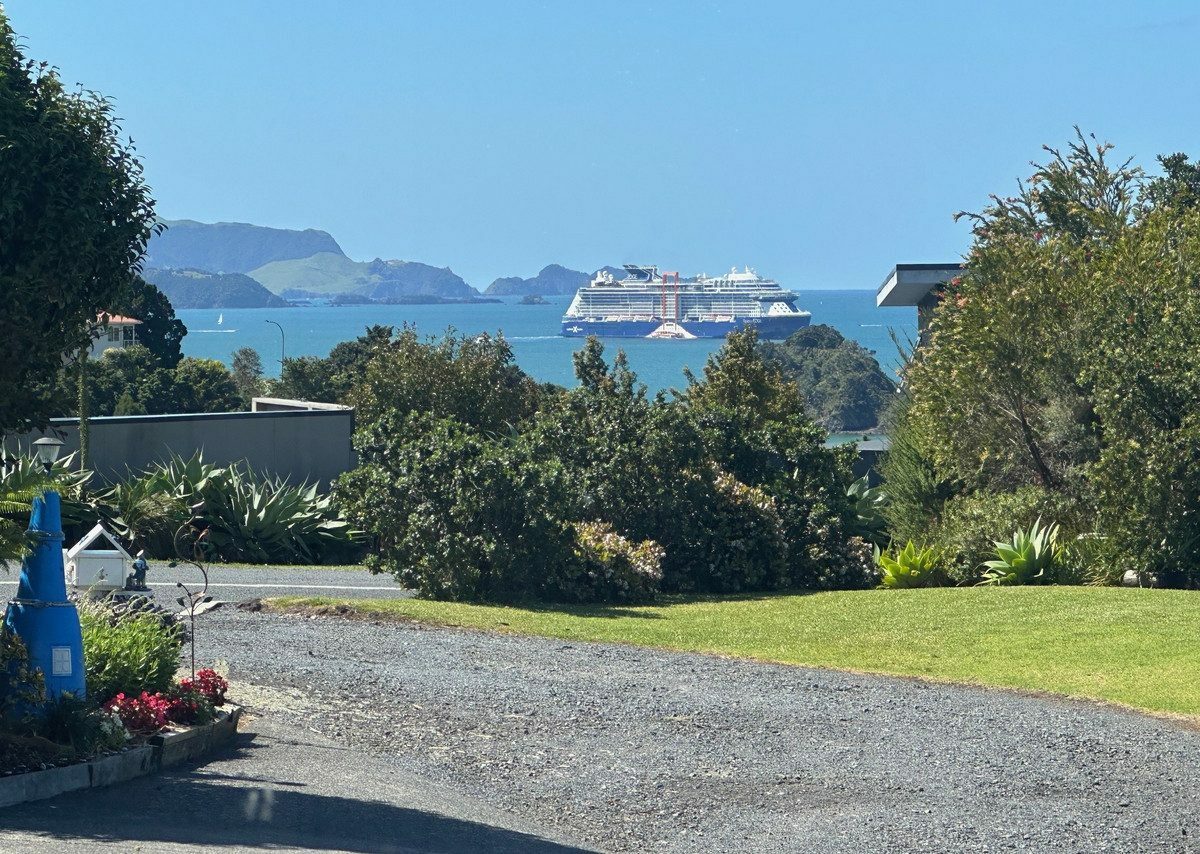 Panoramic Coastal Living with Income Potential in Paihia