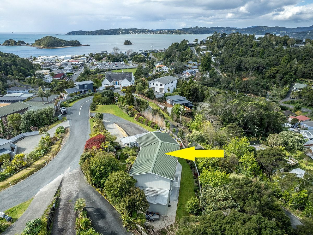 Panoramic Coastal Living with Income Potential in Paihia