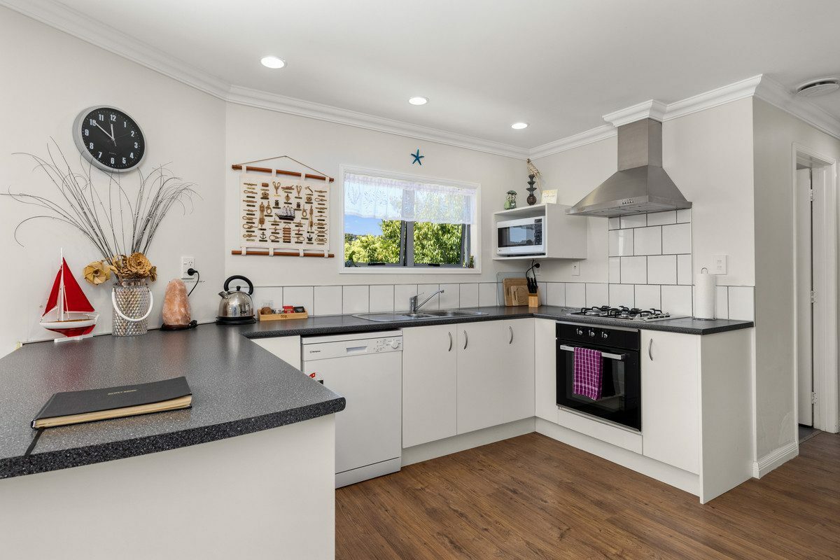 Panoramic Coastal Living with Income Potential in Paihia