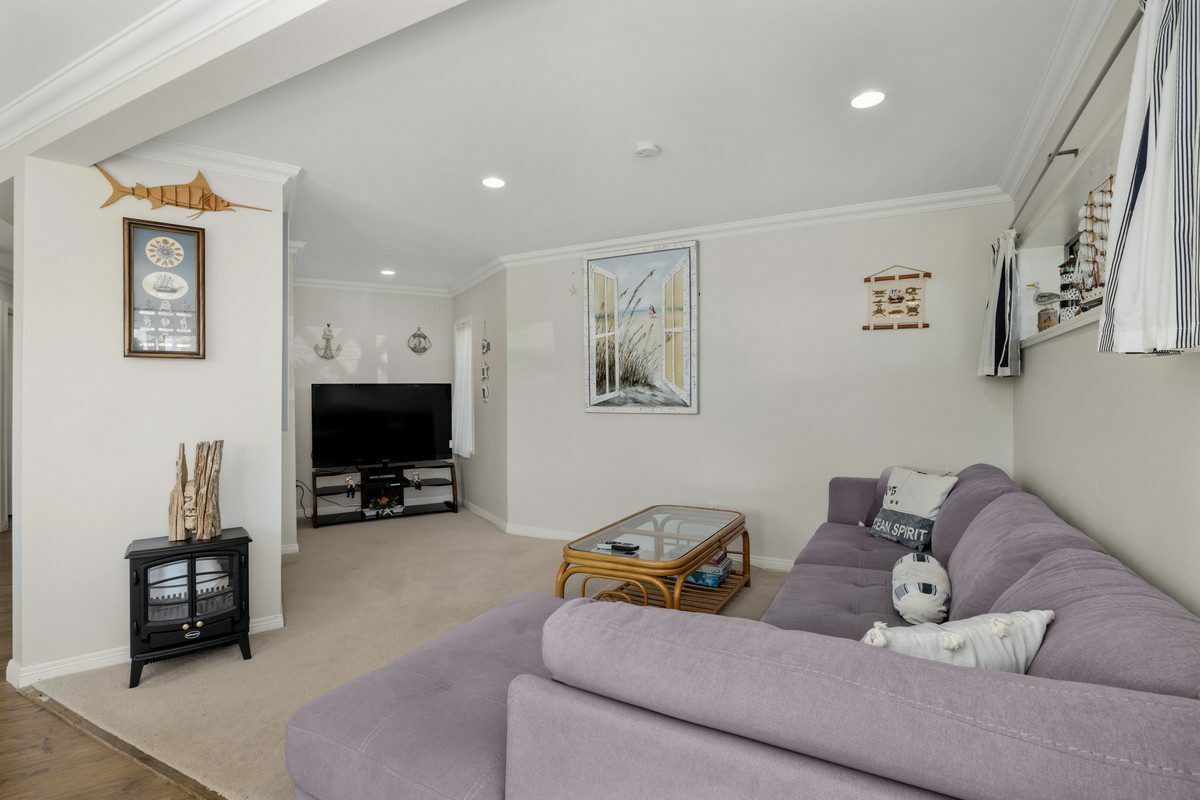 Panoramic Coastal Living with Income Potential in Paihia