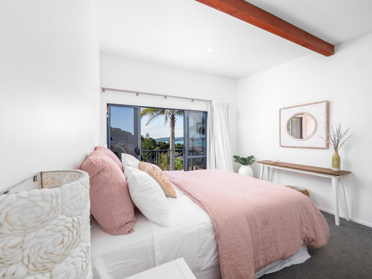 Elevated Coastal Elegance - Sun, Space and Spectacular Views