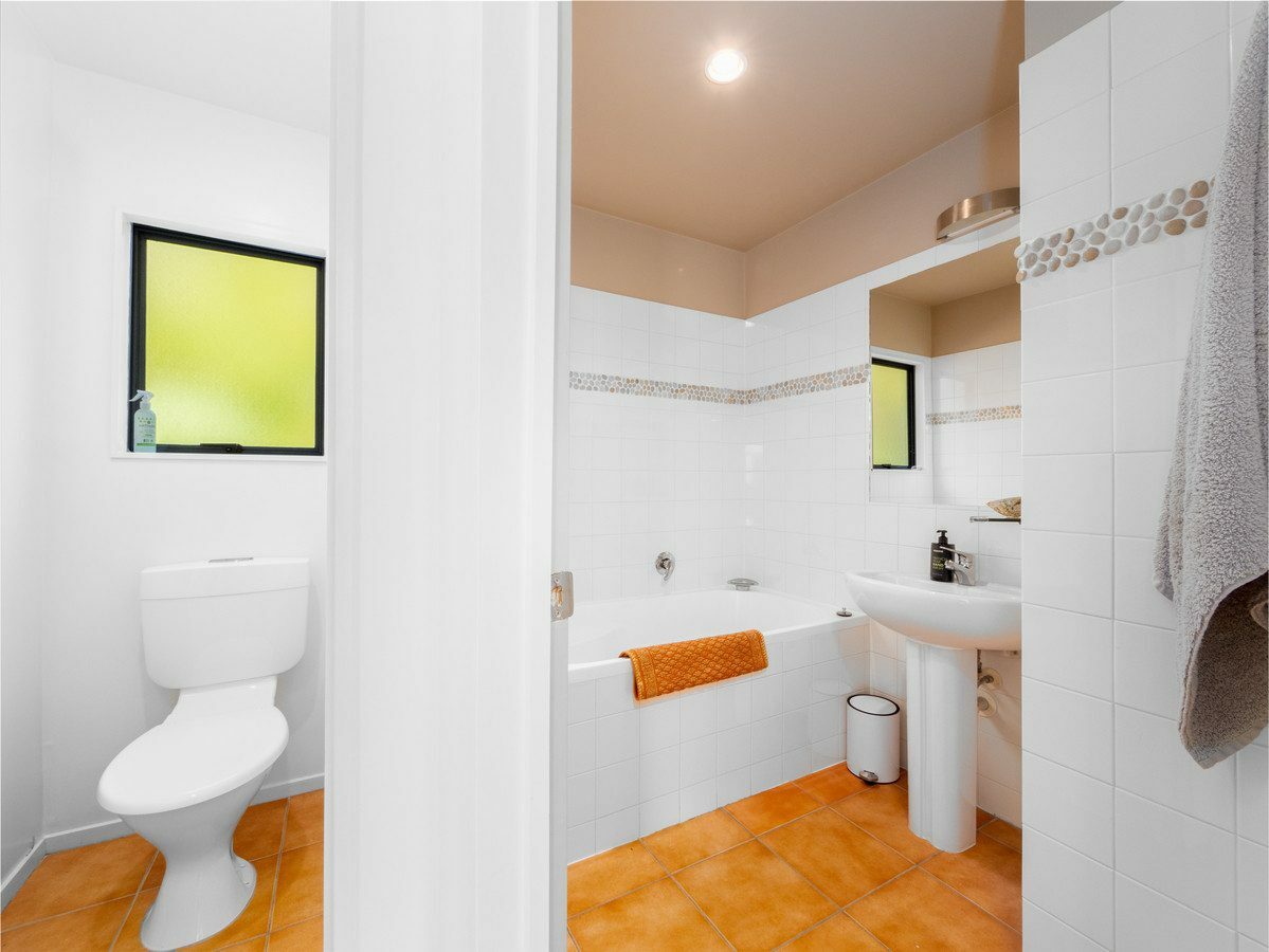 Elevated Coastal Elegance - Sun, Space and Spectacular Views